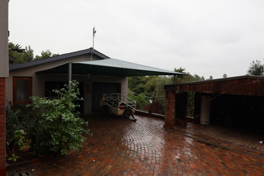 5 Bedroom Property for Sale in Vierlanden Western Cape